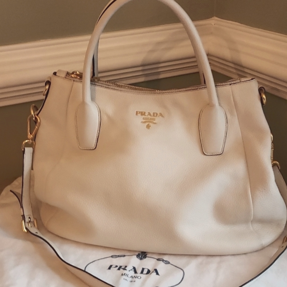 💟STUNNING💟PRADA VITELLO DAINO CROSSBODY